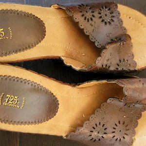 725 ORGINALS BROWN BOHO SANDLES (NEVER WORN) US 10